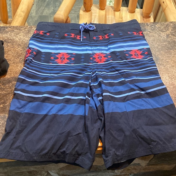 men’s swim trunks - Picture 1 of 3